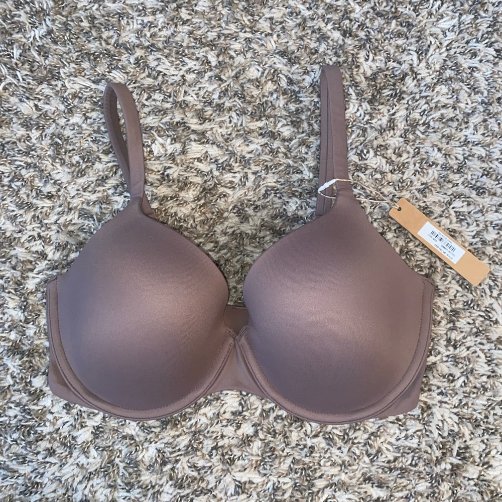Skims Fits Everybody T-Shirt Bra NWT